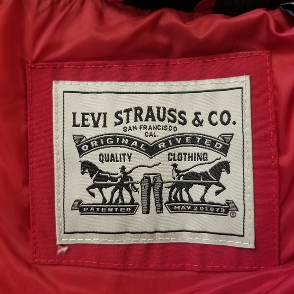 Sold. NWT Men's Levi's Heavyweight Puffer Jacket - Picture 7 of 10